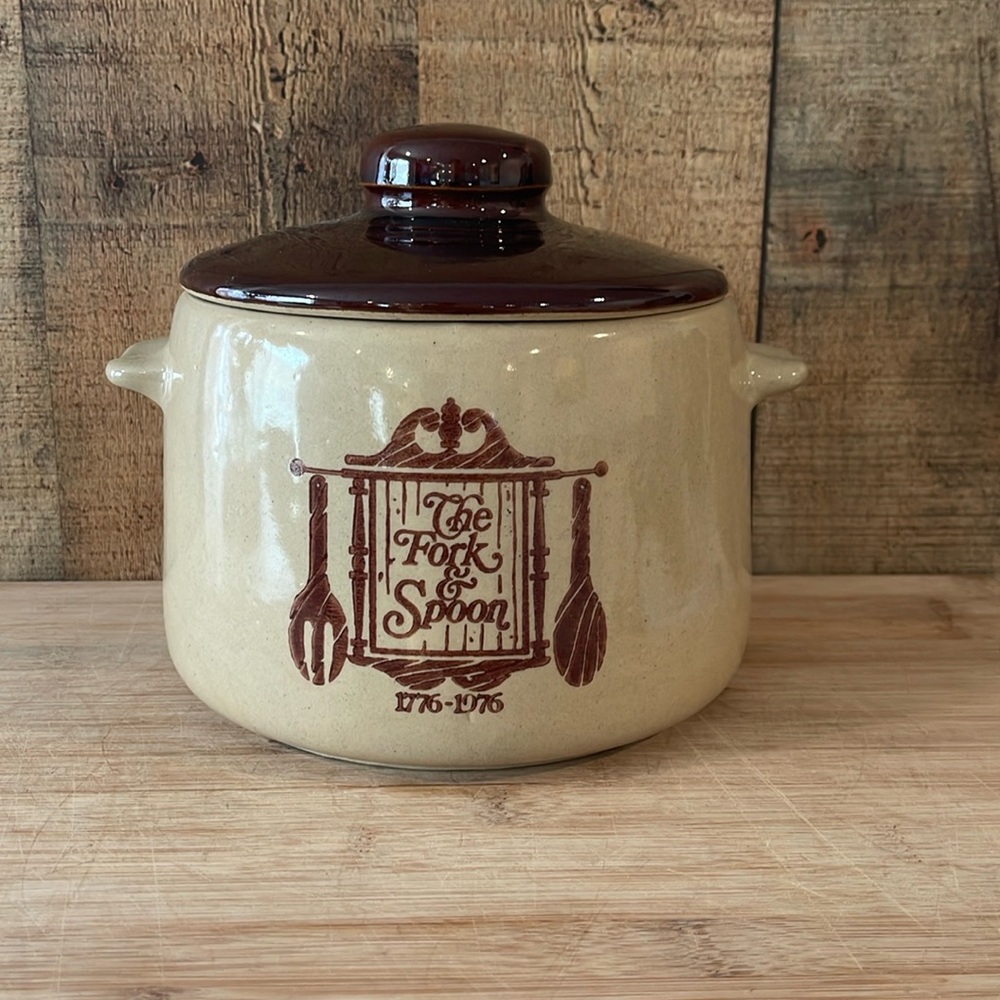 VTG West Bend The Fork & Spoon Colonial Crock Bean Pot 2 Quart 1776-1976